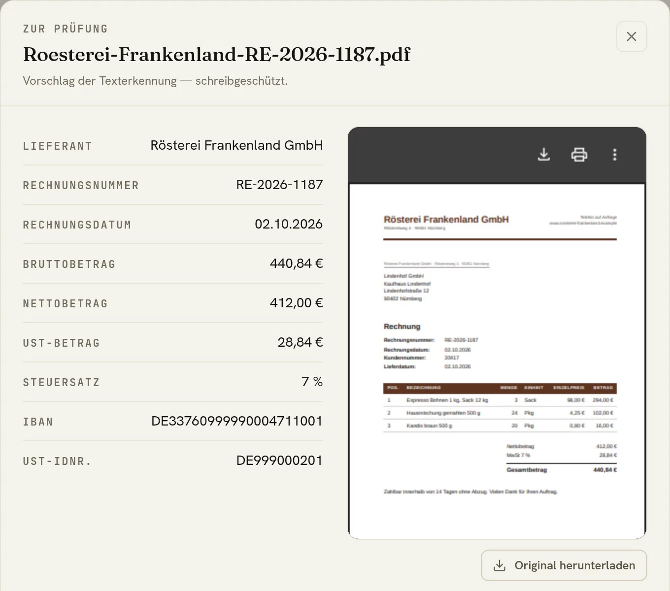 Beleg prüfen in almdesk: die ausgelesenen Felder einer Lieferantenrechnung (Lieferant, Rechnungsnummer, Datum, Beträge, Steuersatz, IBAN, USt-IdNr.) neben dem Original, darunter „Original herunterladen“